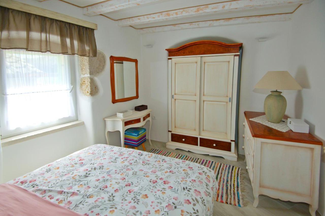 Apartment Sanjin More Antique Baska  Bagian luar foto